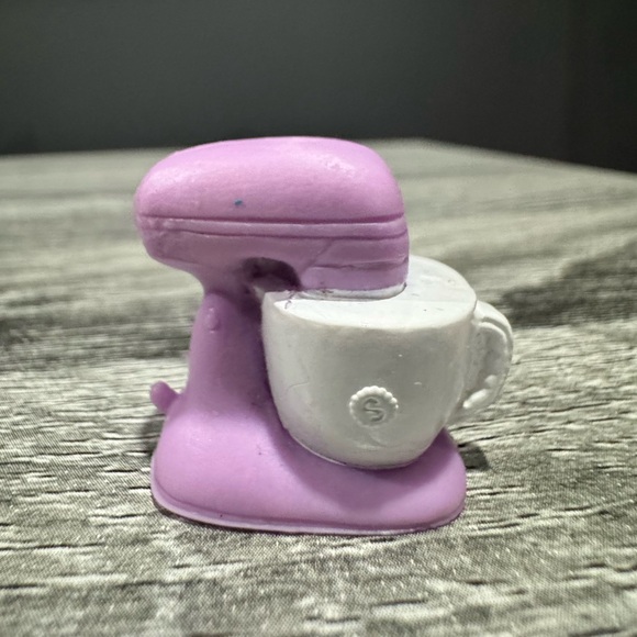 Shopkins | Homewares: Purple/White Mixie & Maxie (3-120) - Mini Figure - Picture 2 of 5